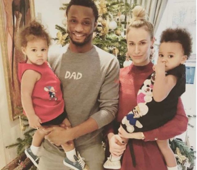 John Obi Mikel met vriendin Olga Diyachenko 