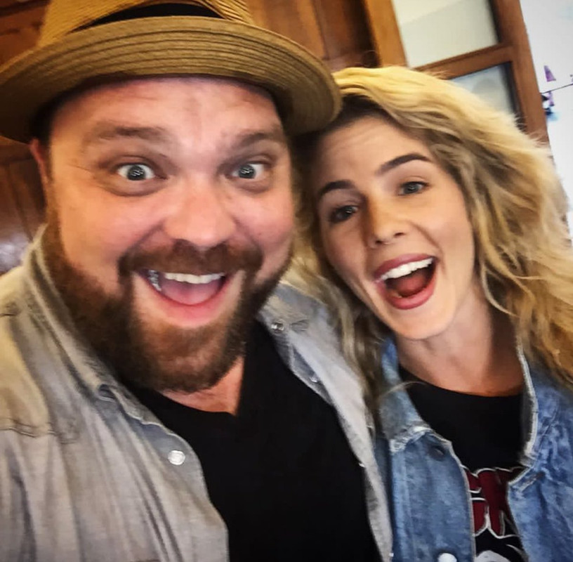 Drew Powell met vrouw Veronica Powell 