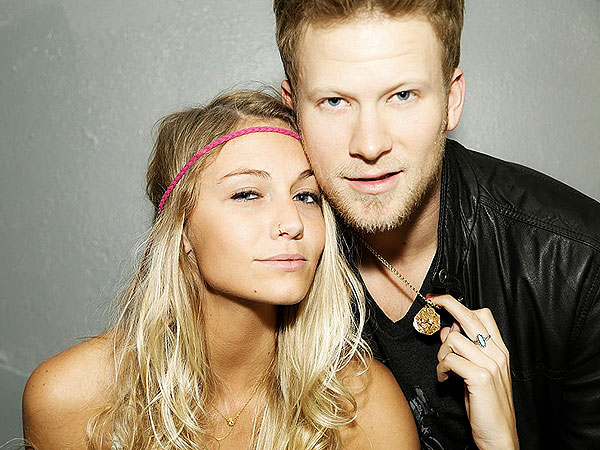 Brian Kelley mit cooler, schöner, gemütlicher, Ehefrau Brittney Marie Cole  