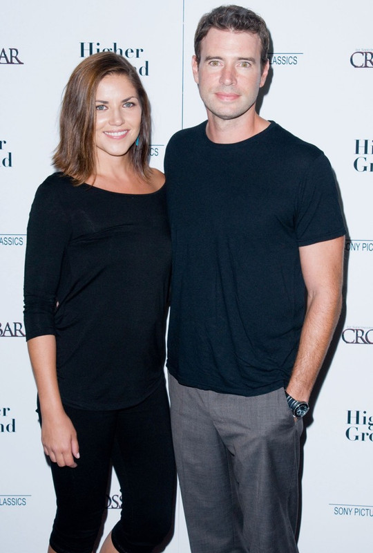    Scott Foley med vacker, Fru Marika Dominczyk 