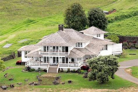 Photo: house/residence of the cool friendly  65 million earning Hawaii, United States-resident
