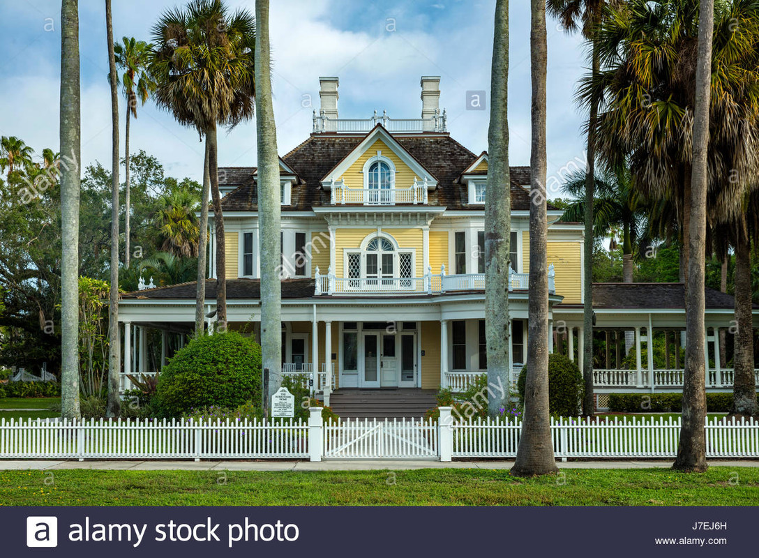 Photo: house/residence of the  2 million earning United Stats-resident
