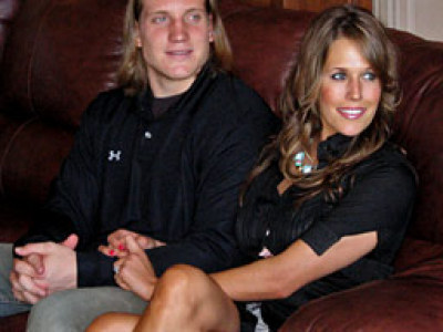 A.J. Hawk met vrouw Laura Quinn Hawk 