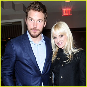    Anna Faris med venlige, Mand Chris Pratt 