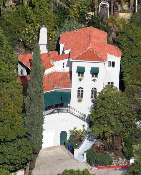 Photo: house/residence of the cool 16 million earning Los Angeles, California-resident
