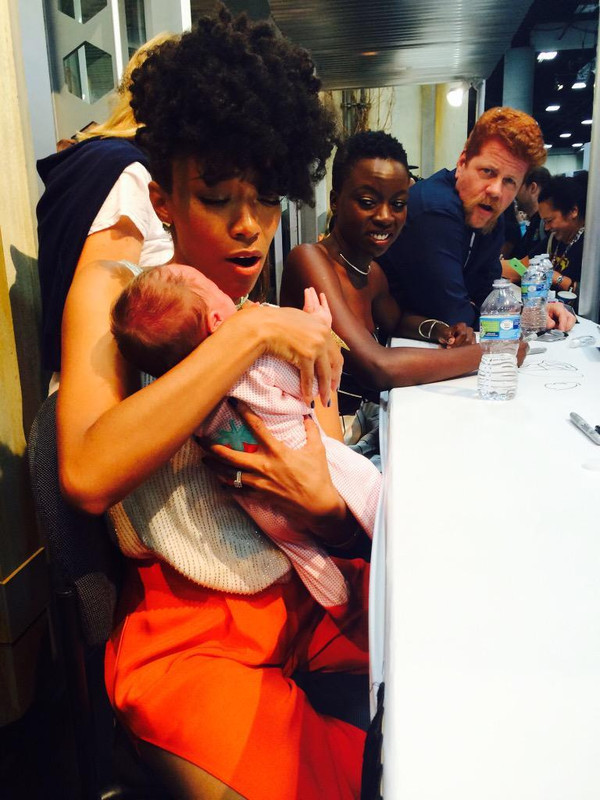 Foto von Sonequa Martin-Green  & irh Sohn  Kenric