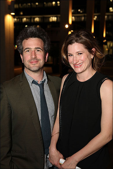    Kathryn Hahn med smuk, Mand Ethan Sandler 