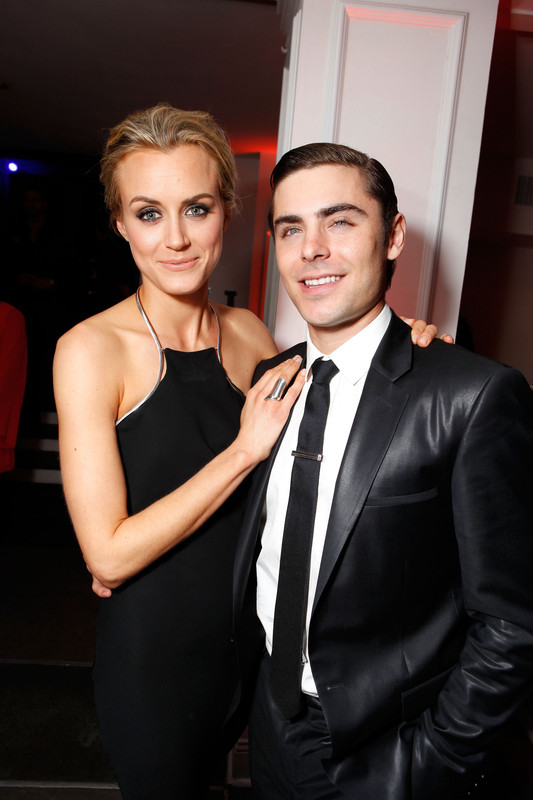 Foto på Taylor Schilling  & hennes vän Zac Efron