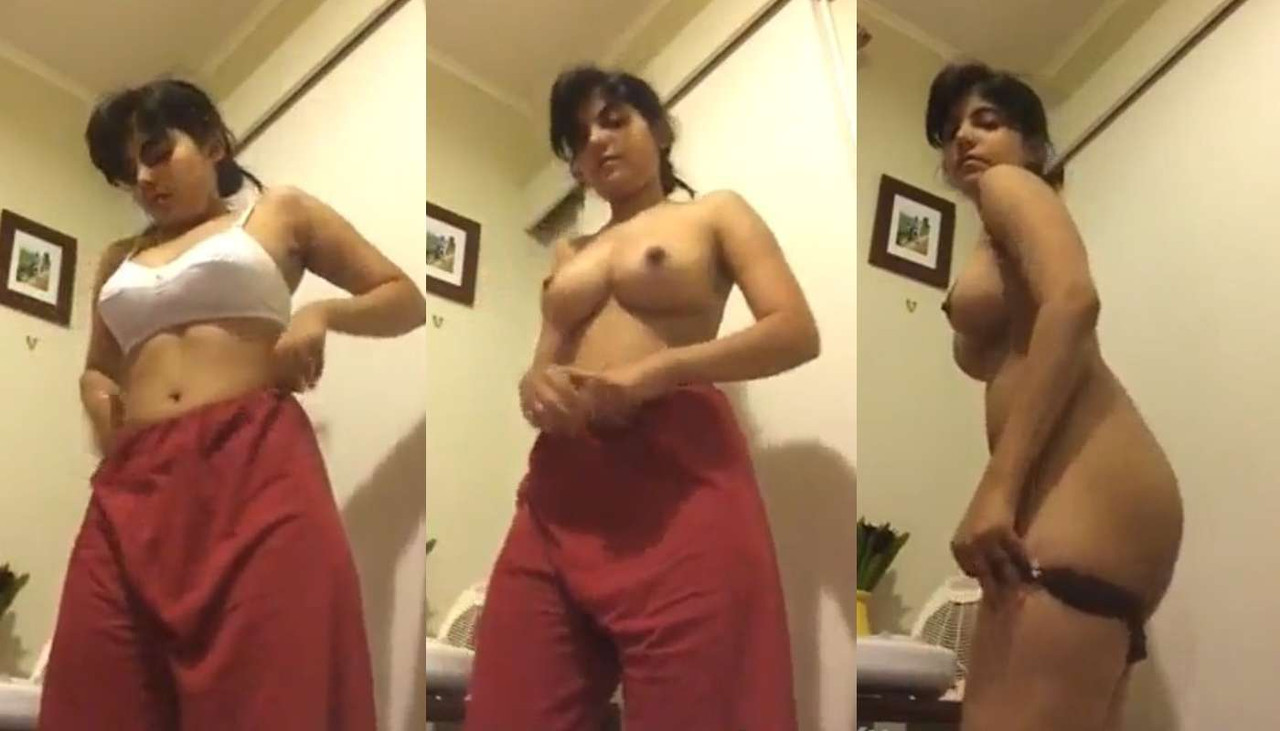 sxe video com Big boobed Bangladeshi girl stripping and fingering