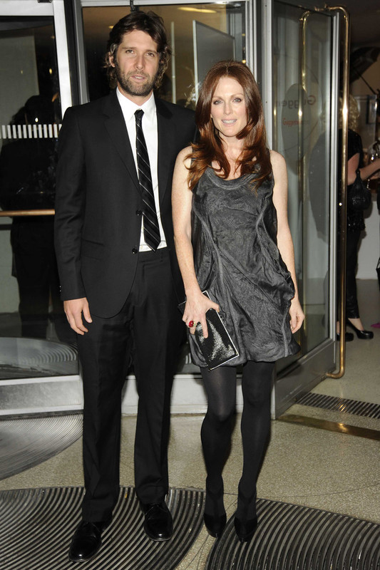 Julianne Moore with fun, Husband Bart Freundlich 