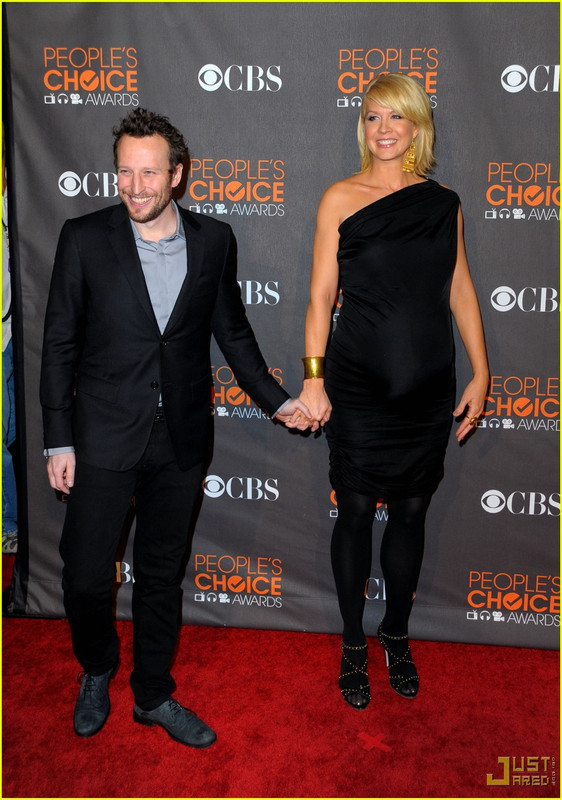 Foto di famiglia di attrice, sposato con Bodhi Elfman,  celebre per Struck, Town & Country, Big Stone Gap.
  