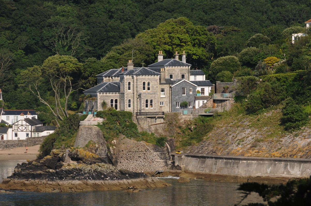 Photo: house/residence of the cool beautiful intelligent  10 million earning Fowey, Cornwall, England, United Kingdom-resident
