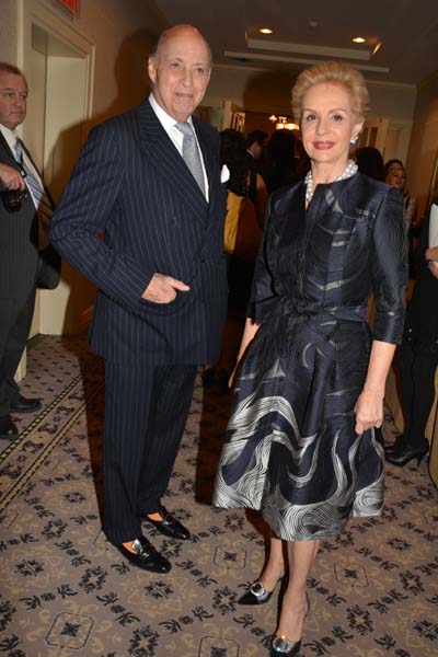 Carolina Herrera avec cool, mari Reinaldo Herrera Guevara 