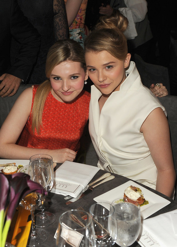 Photo of Abigail Breslin  & her friend Chloë Moretz