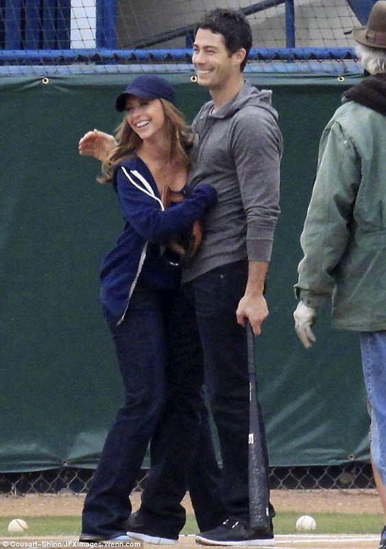 Jennifer Love Hewitt with cool, Husband Brian Hallisay 