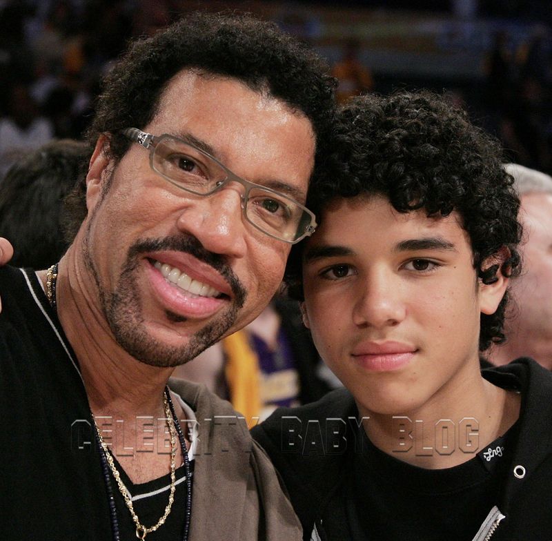   Foto på Lionel Richie  & hans  Son  Miles Brockman Richie