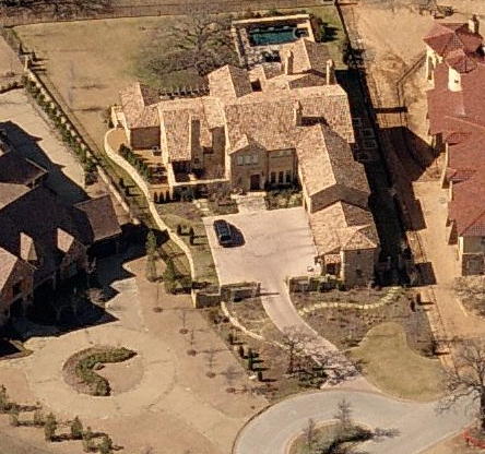 Photo: house/residence of the cool talented clever  151 million earning Irving, Texas, United States-resident
