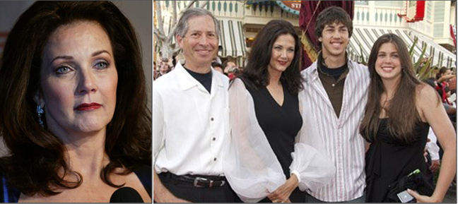 Lynda Carter med familie i billedet
  