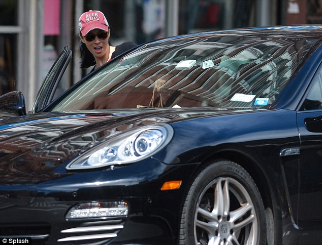 Photo of Sarah Silverman  - car
