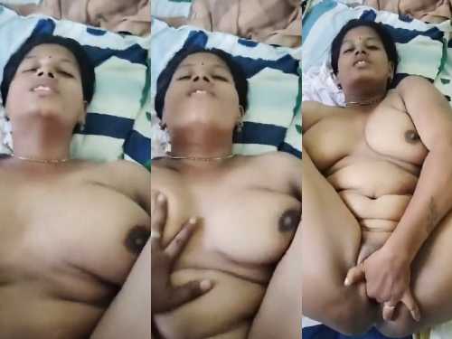 xoxo porn Chudne k baad horny bhabhi chut fingering karne lagi apne lover k aage