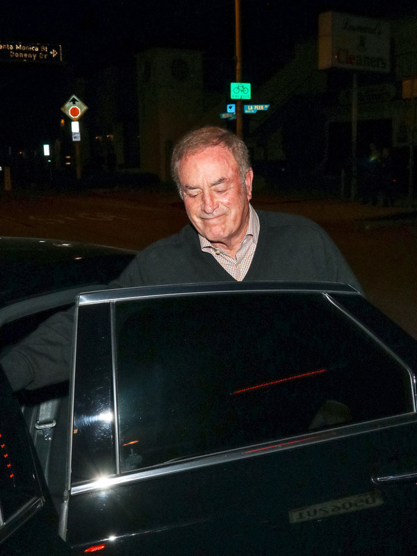 Photo of Al Michaels  - car
