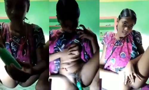Desi Bhavi Apne Bur Ka Garmi Mitane Ke Liye Apne Bur Me Ek Daba Daal Rahi Hai