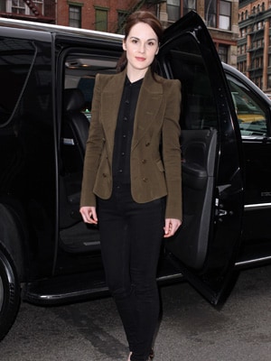 Photo of Michelle Dockery  - car
