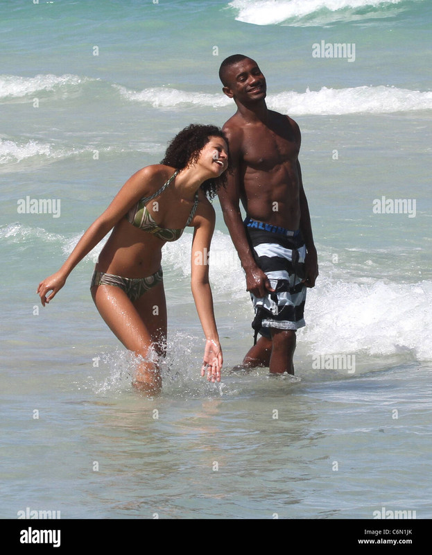 Salomon Kalou avec sexy, amie Najah Wakil 