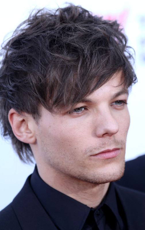 De 32-años 175 cm de altura Louis Tomlinson en 2024 foto