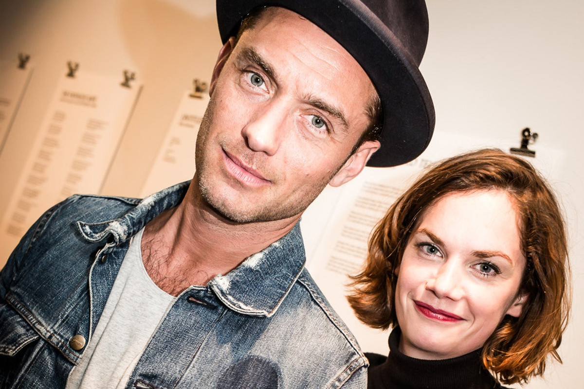    Jude Law con buffo, simpatico, Ragazza Ruth Wilson 