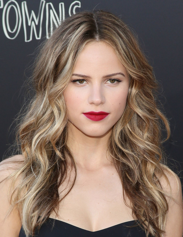 Halston Sage  - 2024 Regular blond hair & alternative hair style.
