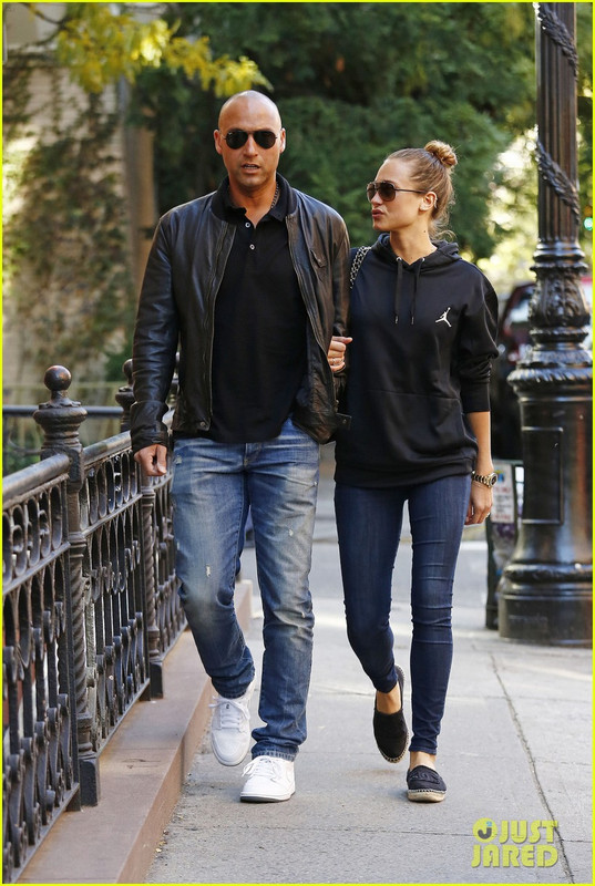 Hannah Davis with cool, Boyfriend Derek Jeter 