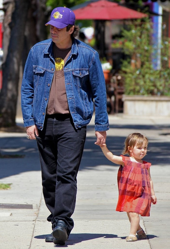 Foto di Benicio Del Toro  & il suo  Figlia  Delilah del Toro