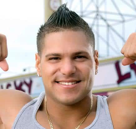 Ronnie Ortiz-Magro 2024 Schwarz Haar & futuristisch Haarstil.
