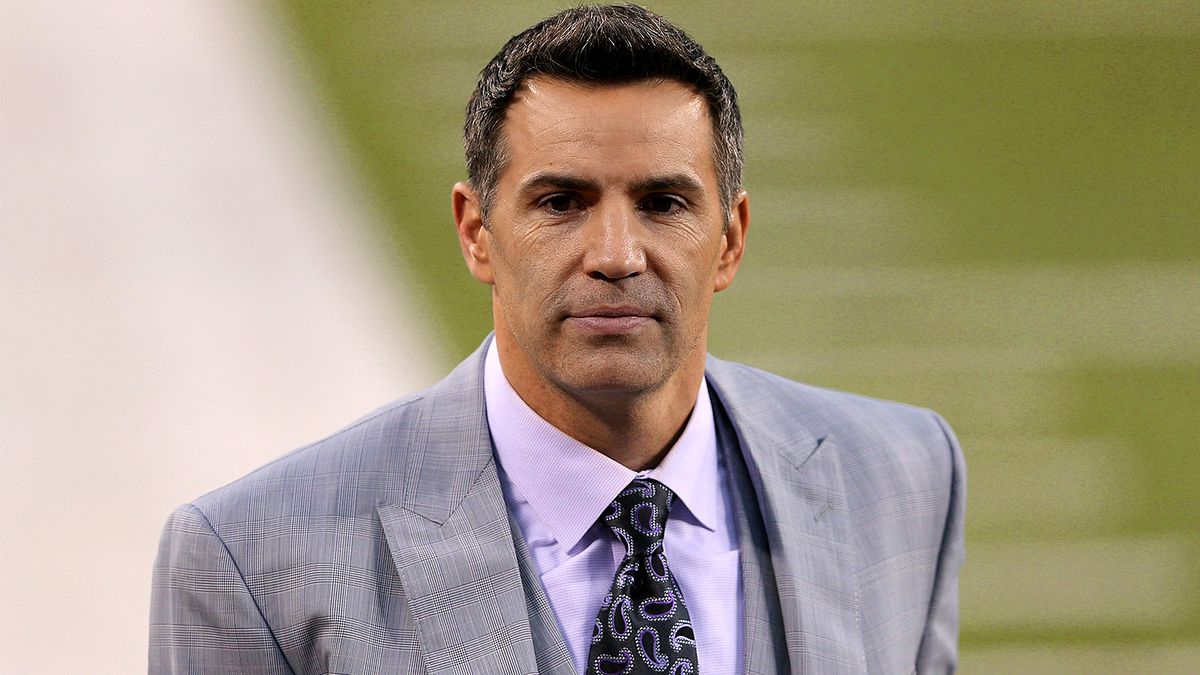 Kurt Warner 2024 noire cheveux & Chic style de cheveux.
