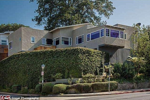 Zoe Saldana house in Los Feliz