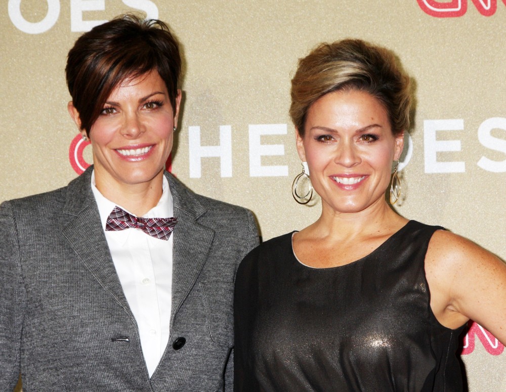    Cat Cora con hermosa, linda, amigable, Esposa Jennifer Cora  