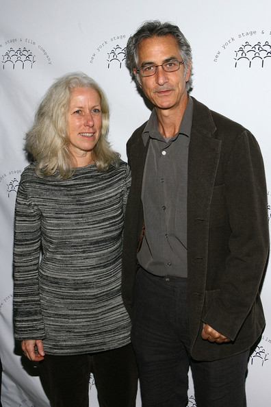 David Strathairn med familie i billedet
  