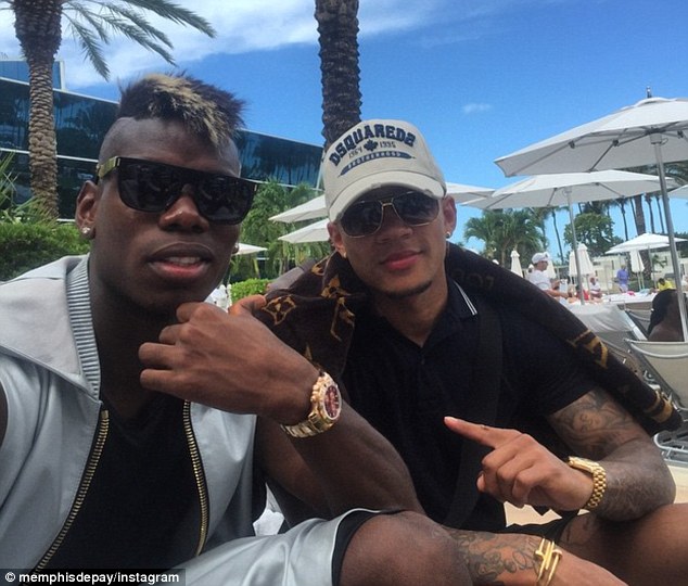 Foto van Memphis Depay  & zijn vriend Paul Pogba