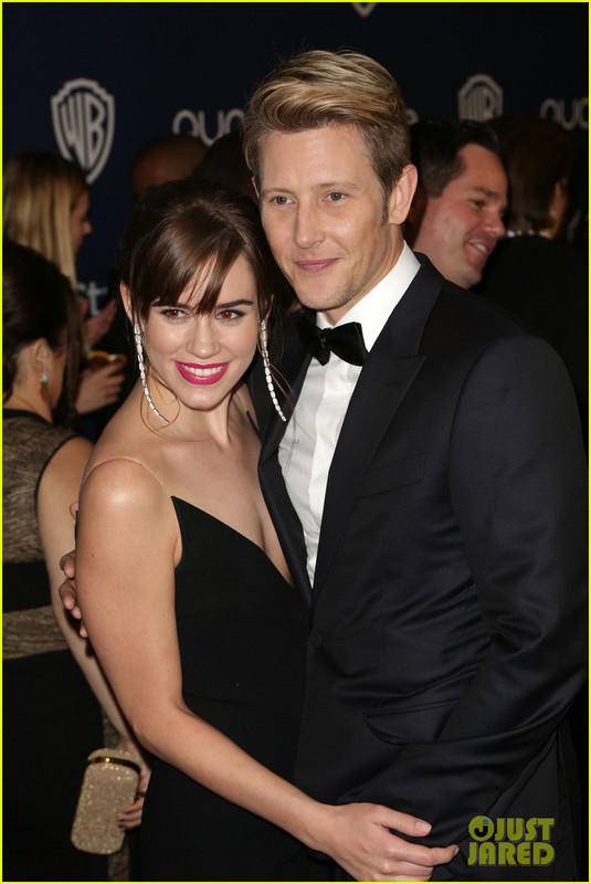    Nick Wechsler con hermoso, sexy, Novia Gabriel Mann 