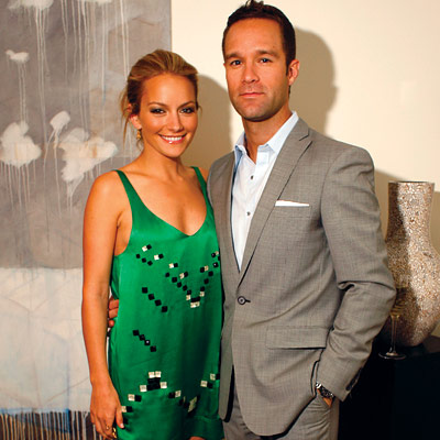    Becki Newton con interesante, Marido Chris Diamantopoulos 