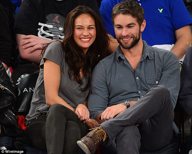    Chace Crawford con Single  