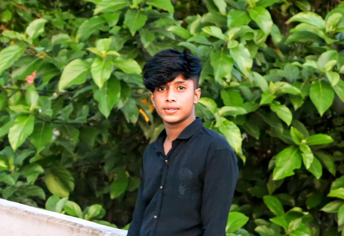 ঢাকায় গুলিবিদ্ধ হয়ে নিহত একমাত্র ছেলেকে হারিয়ে মা দিশেহারা ঢাকায় গুলিবিদ্ধ হয়ে নিহত একমাত্র ছেলেকে হারিয়ে মা দিশেহারা