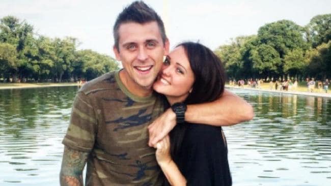    Roman Atwood con Novia Brittney Smith 