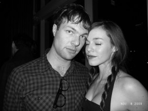    Mickey Madden med vacker, gullig, vänlig, Flickvän Hailey Gates 