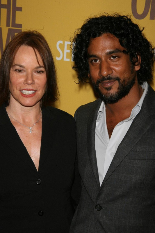    Naveen Andrews z Wolny/a  
