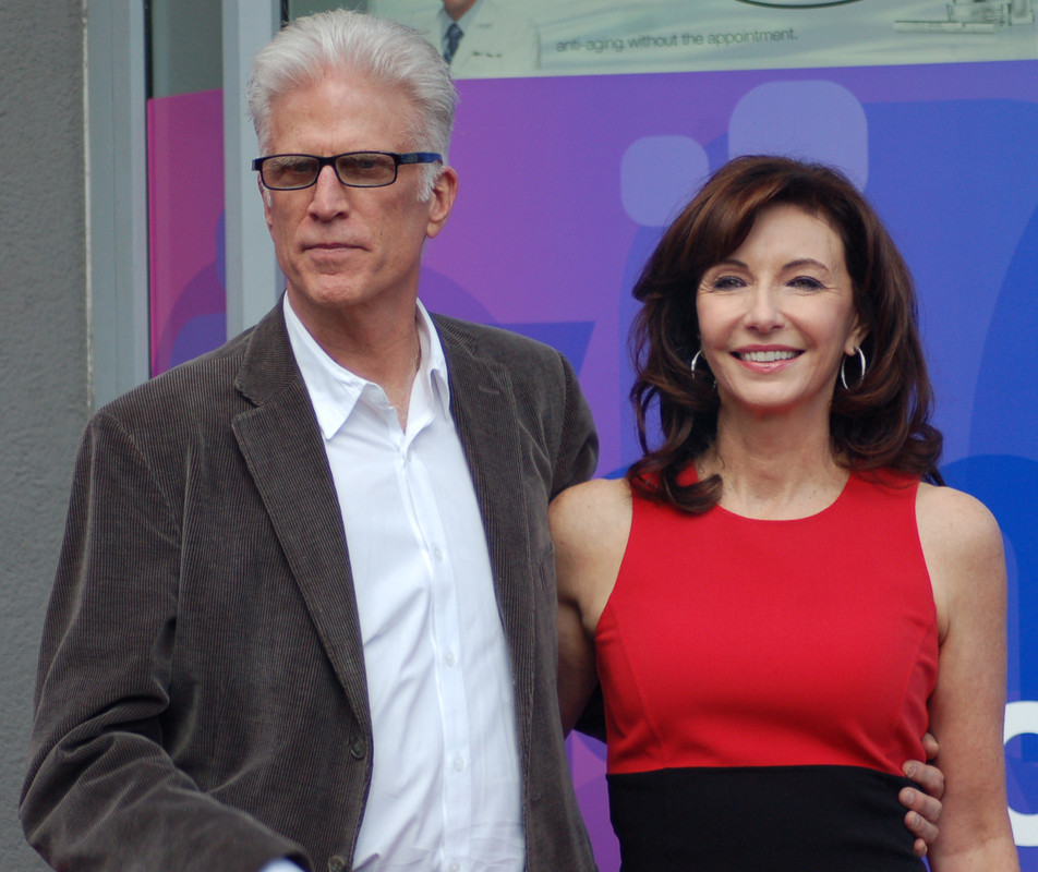    Ted Danson comlinda, fofa, mulher Mary Steenburgen 