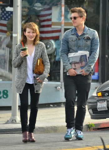 Emily Browning met vriend Xavier Samuel 