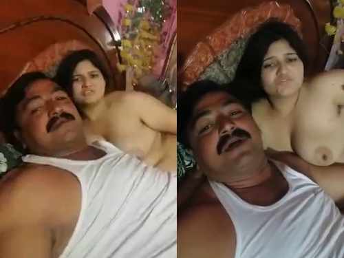 xxxq Desi Uncle making video With friends Wife Nude Time