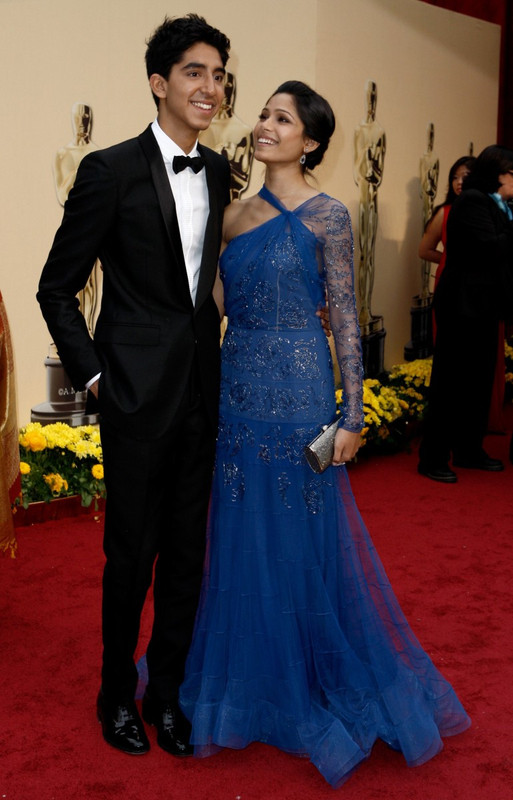    Dev Patel con hermoso, Novia Freida Pinto 